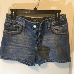 Girls denim shorts, embellished pockets